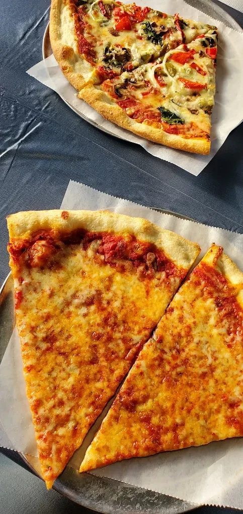 New York style pizza slice